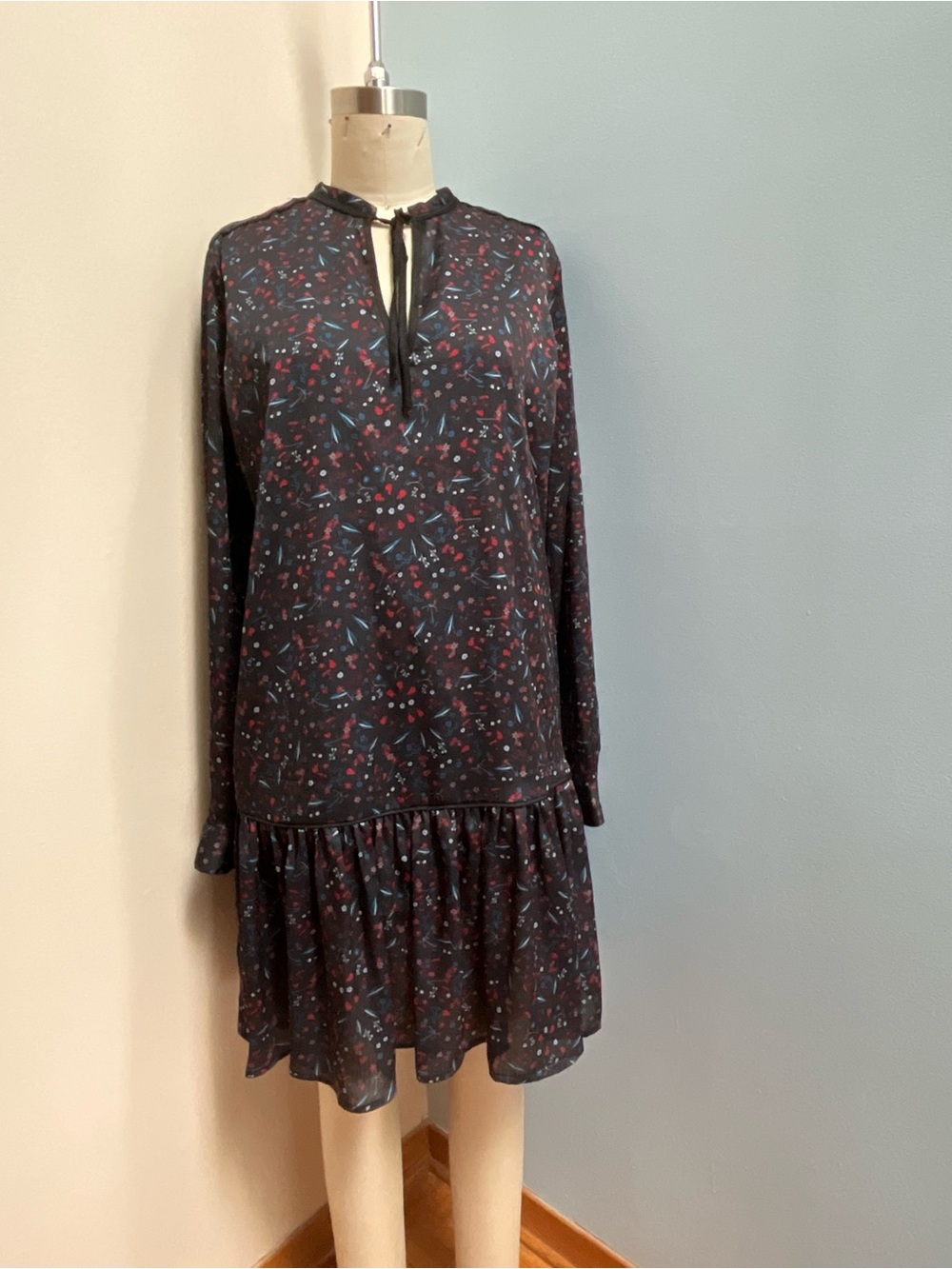 Simons Black Long-Sleeve Floral Tie-Neck Dress size m